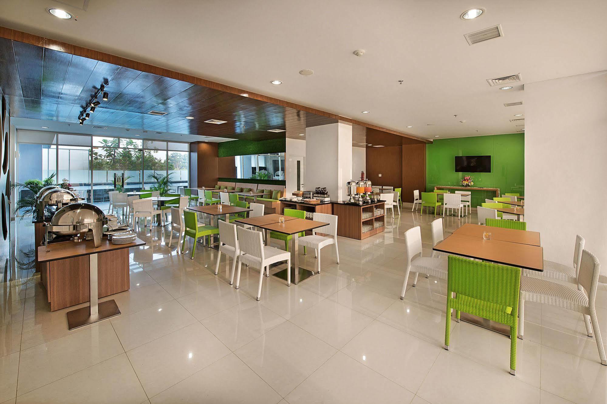 Whiz Prime Hotel Pajajaran Bogor Eksteriør billede