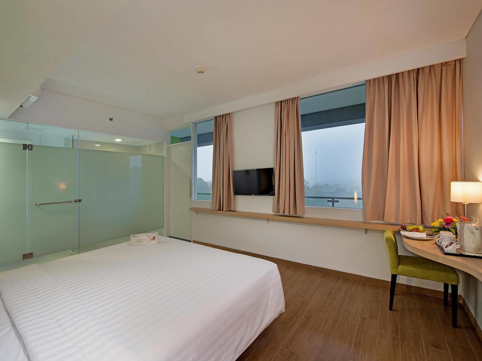 Whiz Prime Hotel Pajajaran Bogor Eksteriør billede