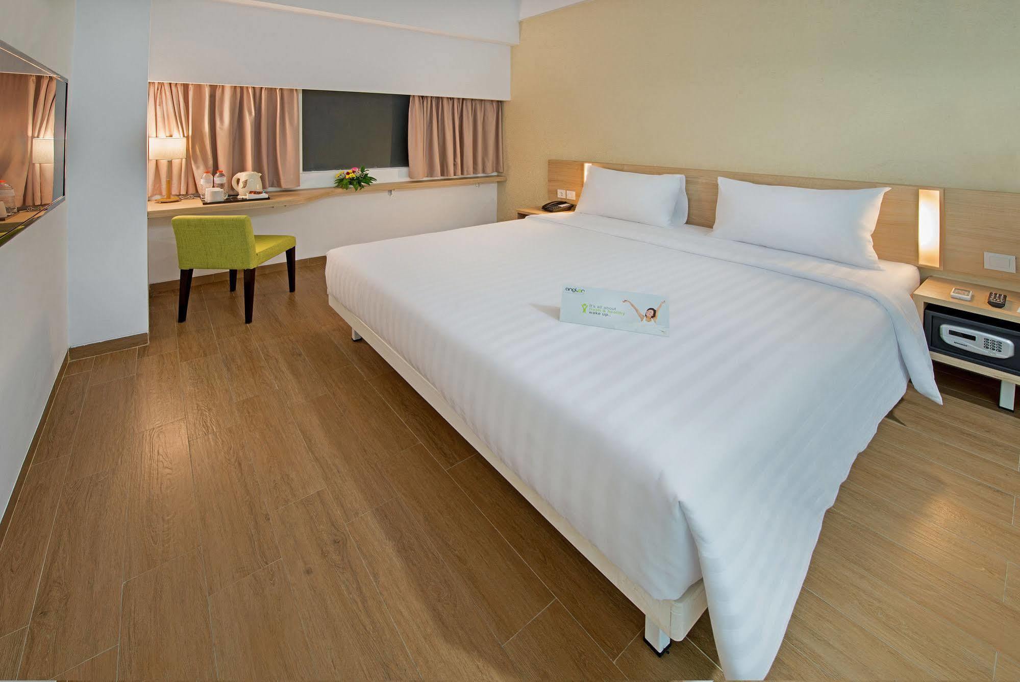Whiz Prime Hotel Pajajaran Bogor Eksteriør billede