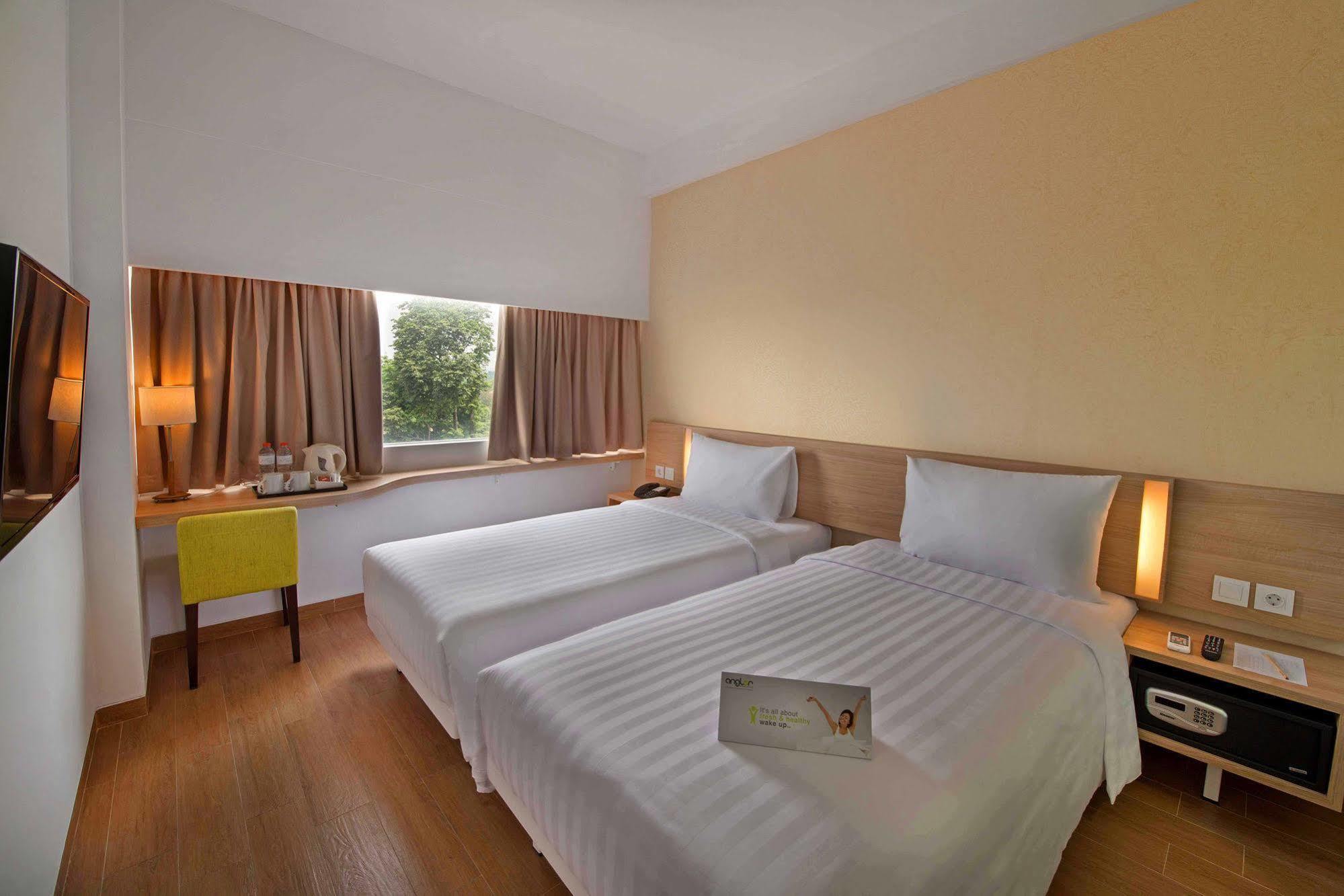 Whiz Prime Hotel Pajajaran Bogor Eksteriør billede