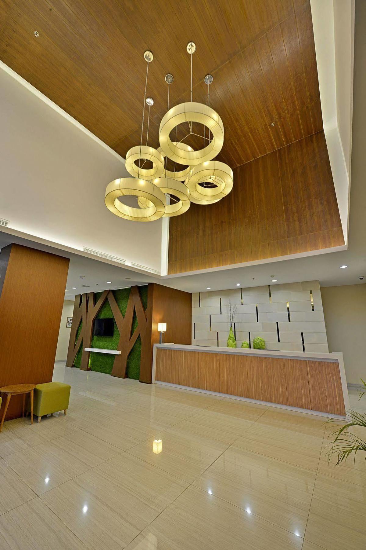 Whiz Prime Hotel Pajajaran Bogor Eksteriør billede