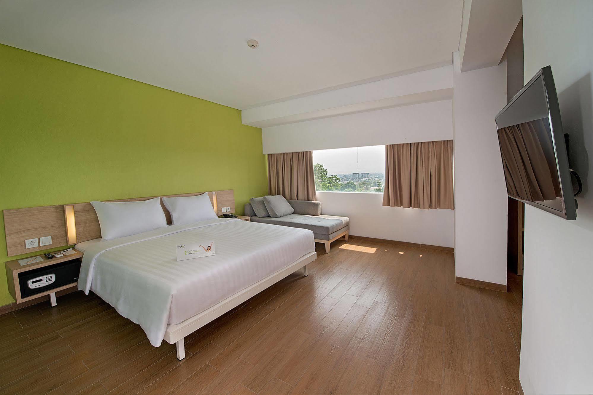 Whiz Prime Hotel Pajajaran Bogor Eksteriør billede