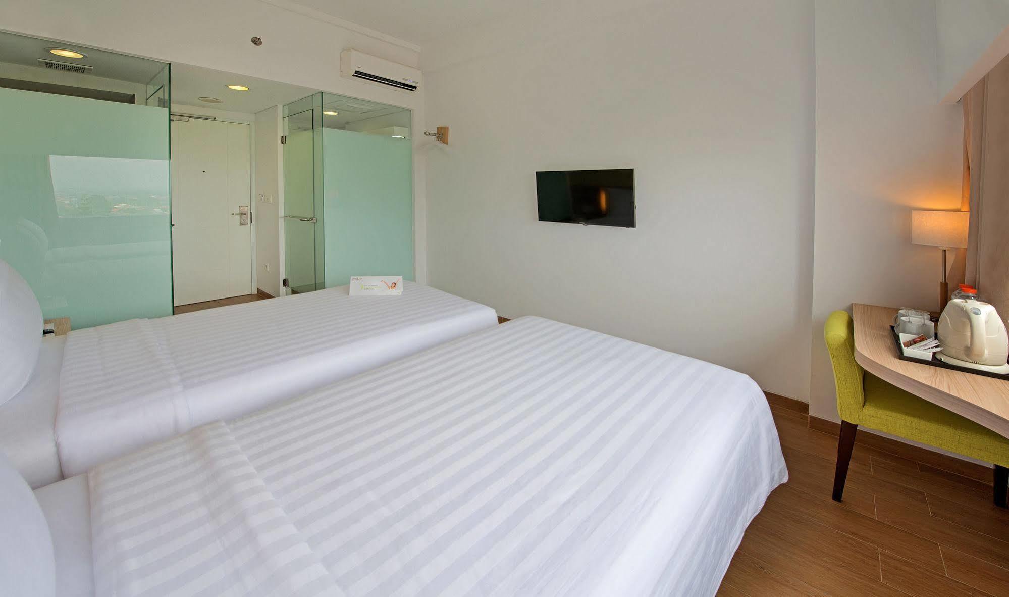 Whiz Prime Hotel Pajajaran Bogor Eksteriør billede