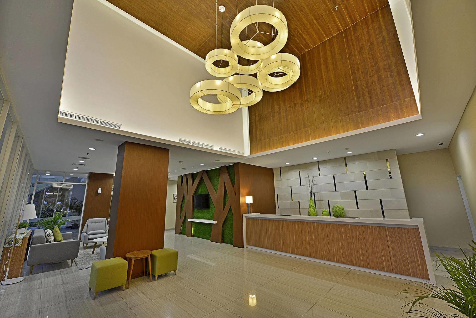 Whiz Prime Hotel Pajajaran Bogor Eksteriør billede
