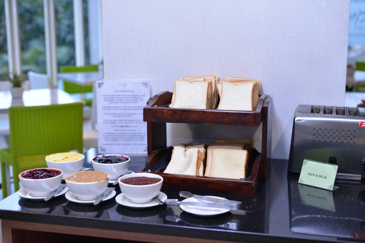 Whiz Prime Hotel Pajajaran Bogor Eksteriør billede