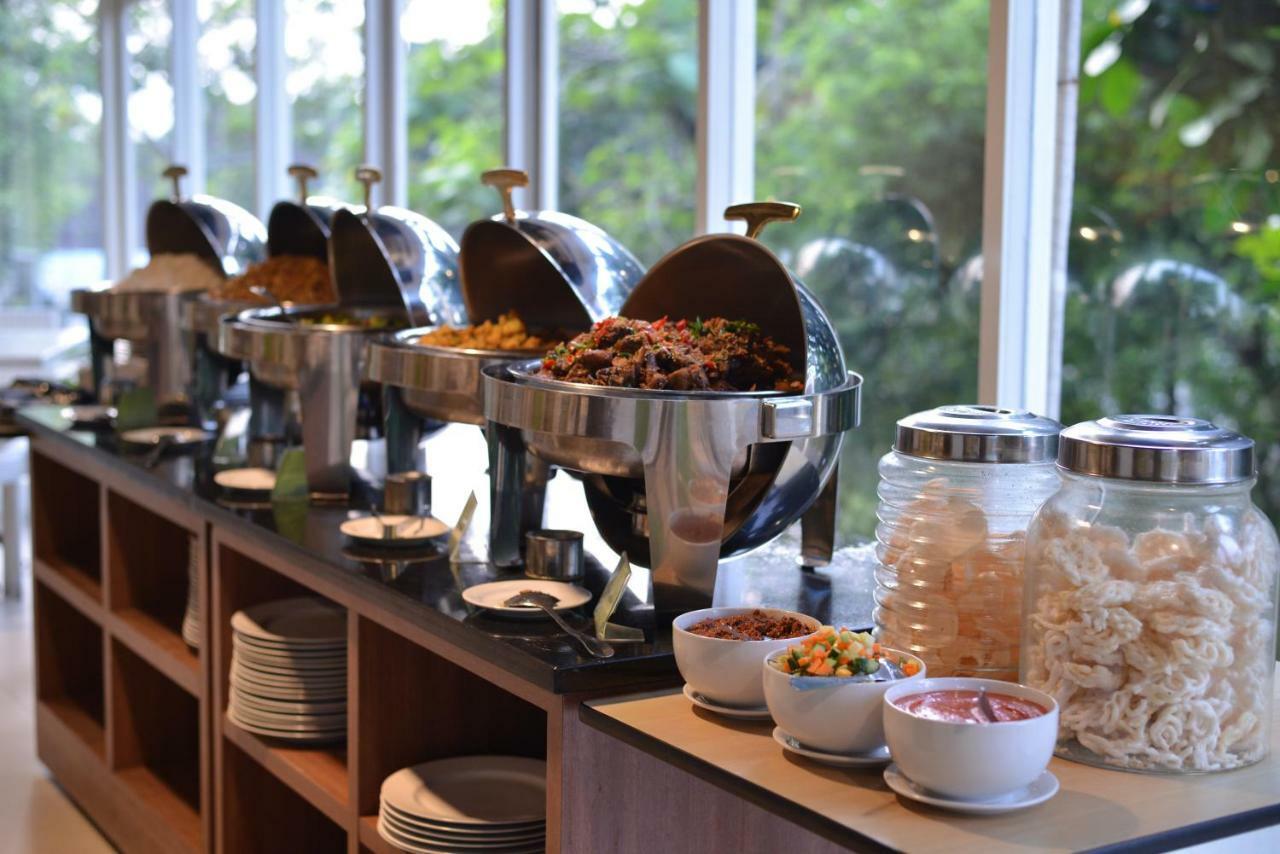 Whiz Prime Hotel Pajajaran Bogor Eksteriør billede